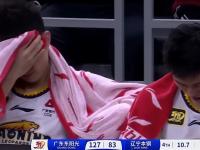 开云体育链接-裁判致命失误！比赛中爆发争议，球迷热议不断的简单介绍