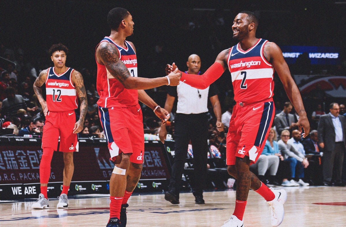 包含猛龙客场告捷，首发阵容实现全员得分的词条