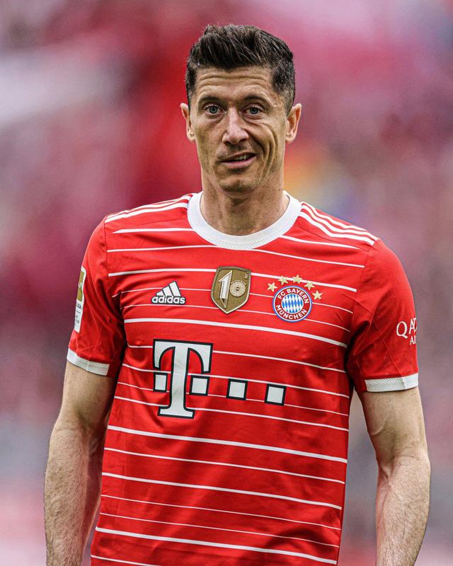 包含莱万多夫斯基破门，拜仁慕尼黑胜利在望的词条