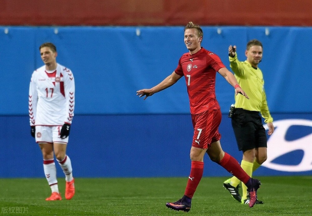 德国队遭遇捷克逼平，排名下滑至第四的简单介绍